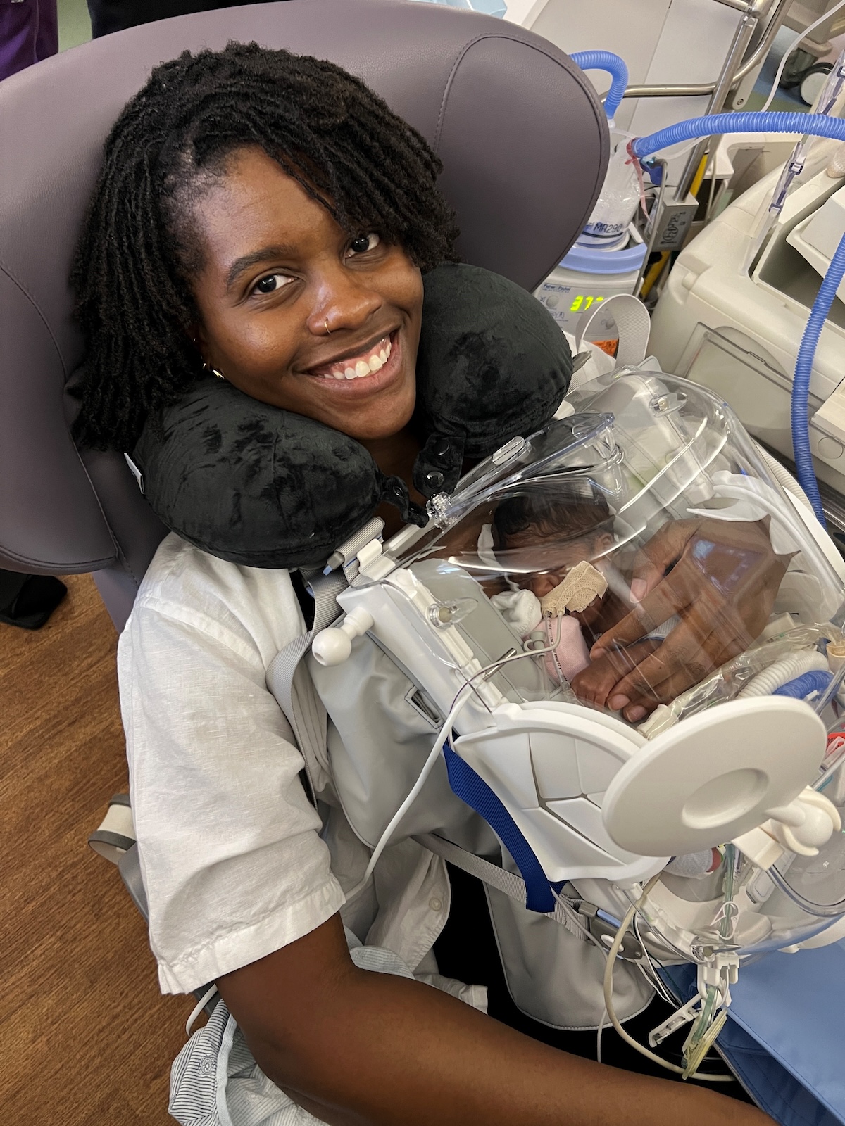 Skincubator: Revolutionary Device Lets Parents Practice Skin-to-Skin Contact With Preterm Newborns